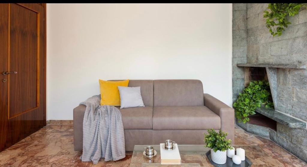 Como Diamond Apartment Lipomo Bagian luar foto